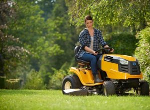 Садовый трактор Cub Cadet LT1 NS96